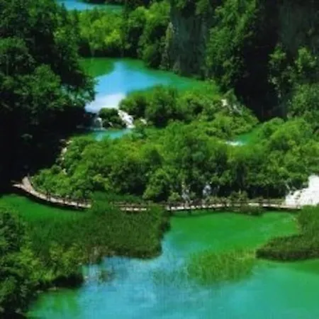 House, 3 Brs, 100 Y Old, 14 Km Np Krka, 35 Km Sea Holiday home *