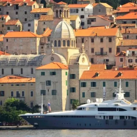 House, 3 Brs, 100 Y Old, 14 Km Np Krka, 35 Km Sea *