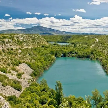 House, 3 Brs, 100 Y Old, 14 Km Np Krka, 35 Km Sea Oklaj