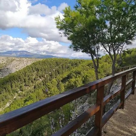 House, 3 Brs, 100 Y Old, 14 Km Np Krka, 35 Km Sea Holiday home