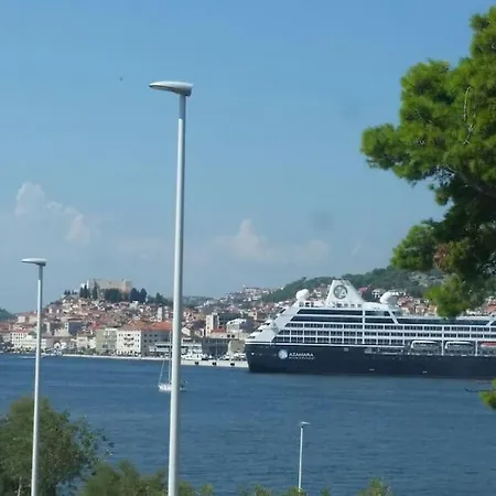 Holiday home House, 3 Brs, 100 Y Old, 14 Km Np Krka, 35 Km Sea *