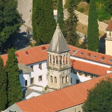 House, 3 Brs, 100 Y Old, 14 Km Np Krka, 35 Km Sea