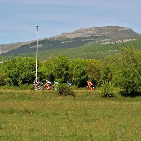 House, 3 Brs, 100 Y Old, 14 Km Np Krka, 35 Km Sea *