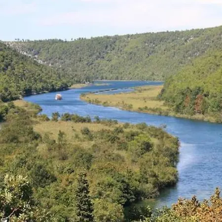 House, 3 Brs, 100 Y Old, 14 Km Np Krka, 35 Km Sea Oklaj