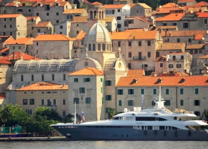 House, 3 Brs, 100 Y Old, 14 Km Np Krka, 35 Km Sea *