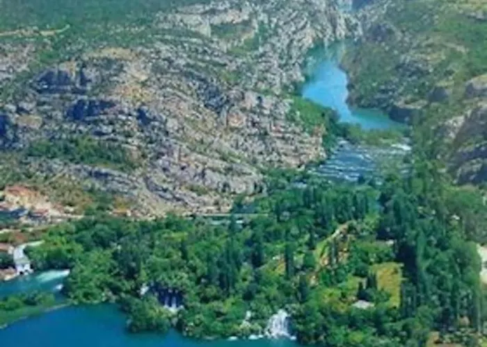 House, 3 Brs, 100 Y Old, 14 Km Np Krka, 35 Km Sea Vakantiehuis