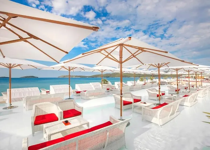 House, 3 Brs, 100 Y Old, 14 Km Np Krka, 35 Km Sea בית נופש Oklaj