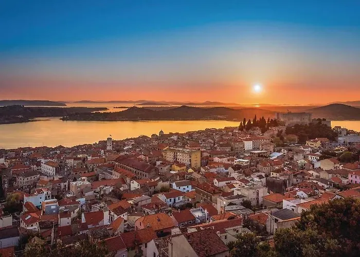 House, 3 Brs, 100 Y Old, 14 Km Np Krka, 35 Km Sea Vakantiehuis