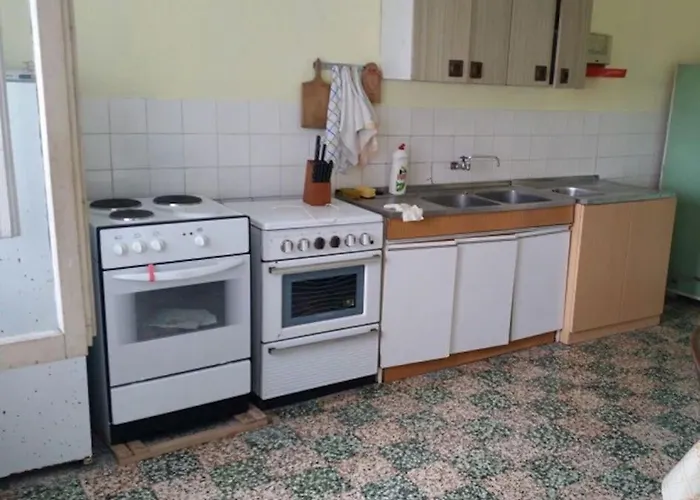 House, 3 Brs, 100 Y Old, 14 Km Np Krka, 35 Km Sea Oklaj