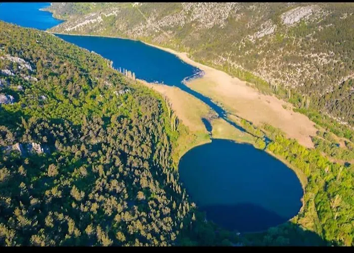 בית נופש House, 3 Brs, 100 Y Old, 14 Km Np Krka, 35 Km Sea *