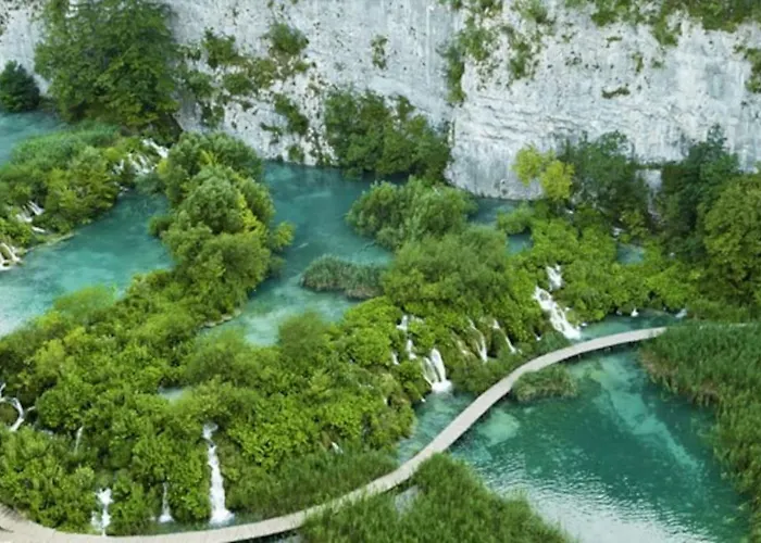 House, 3 Brs, 100 Y Old, 14 Km Np Krka, 35 Km Sea * Oklaj