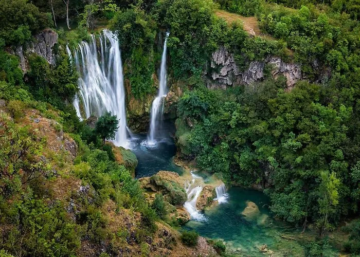 Vakantiehuis House, 3 Brs, 100 Y Old, 14 Km Np Krka, 35 Km Sea Oklaj
