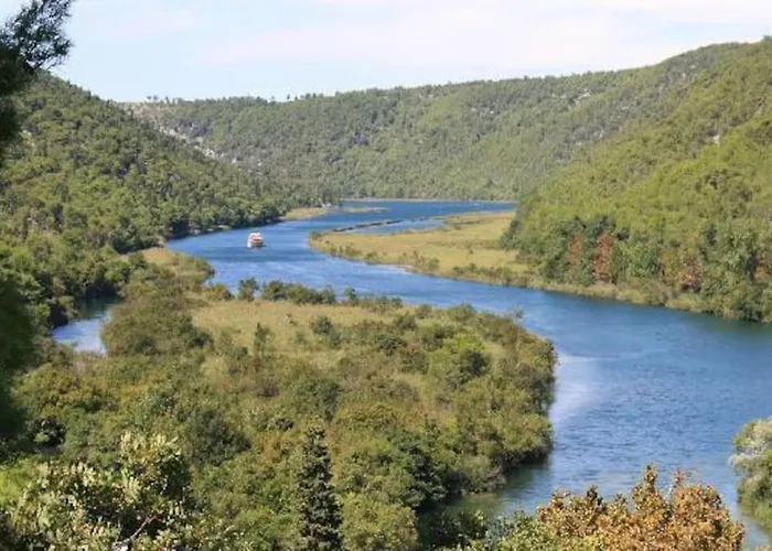 House, 3 Brs, 100 Y Old, 14 Km Np Krka, 35 Km Sea Oklaj
